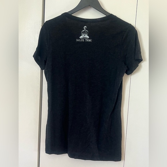 SV Delos Scoop neck T-shirt with original Delos artwork. - Picture 3 of 3